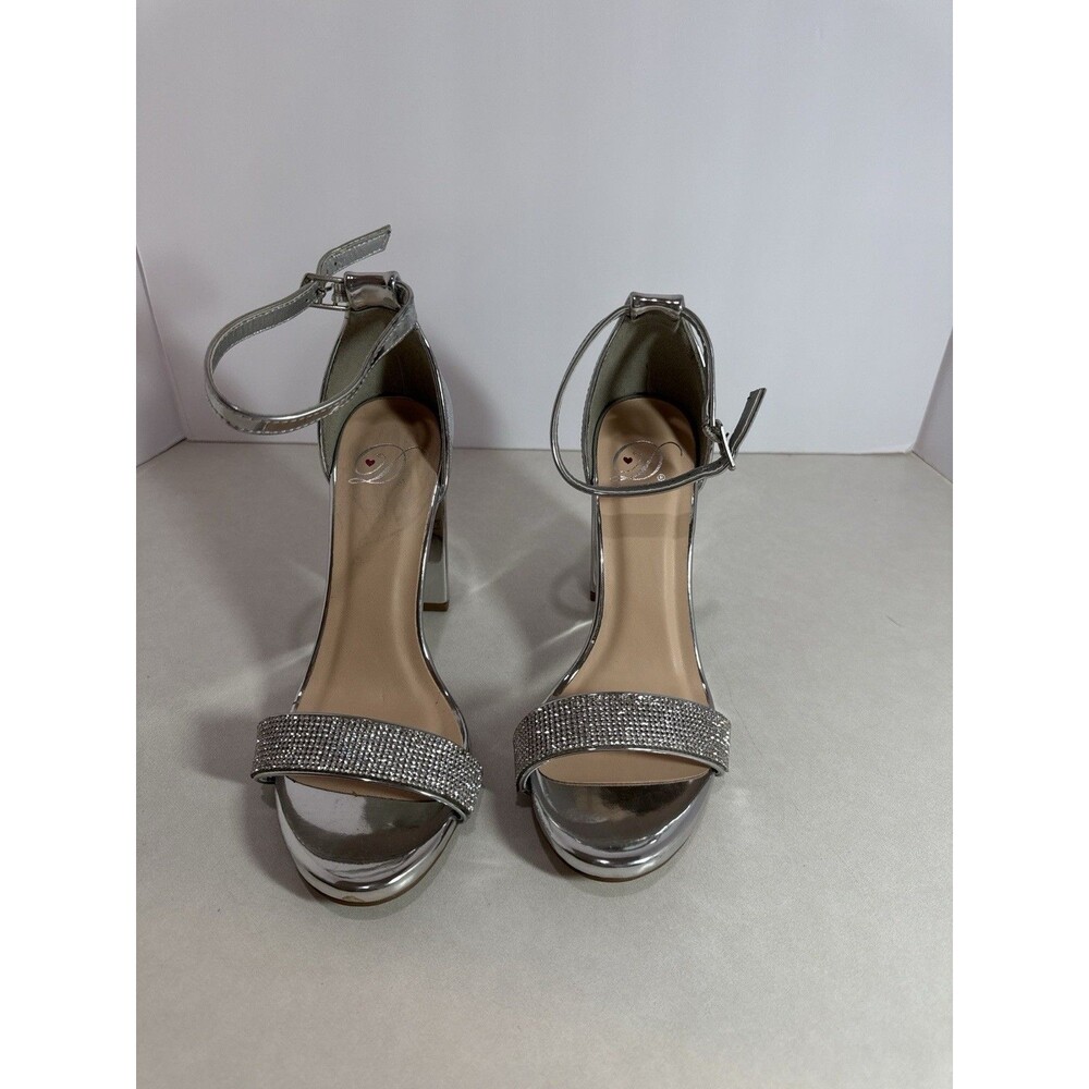 D Heart Silver Metallic Rhinestone Ankle Strap Block Heel Sandals Size 6